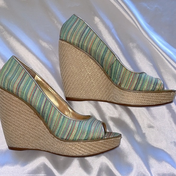 NINE WEST Willow Multi Color Fabric Woven Peep Toe Wedges Size 8.5 - Picture 1 of 9